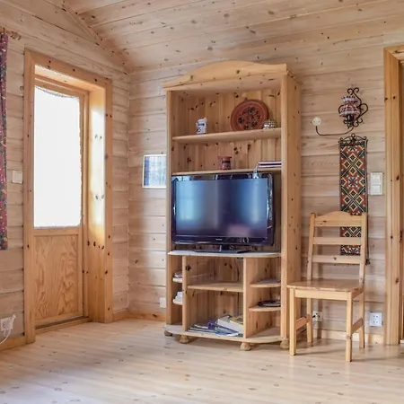 Beautiful In With 3 Bedrooms And Wifi