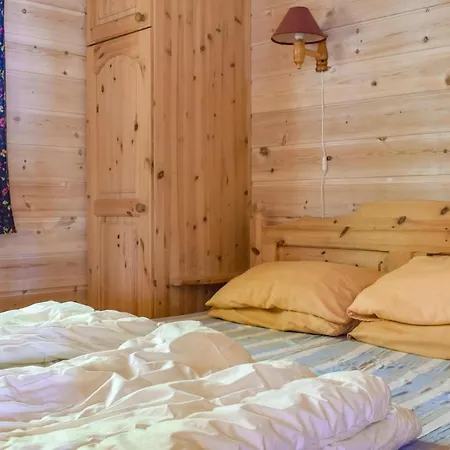 Beautiful In With 3 Bedrooms And Wifi Holiday home *